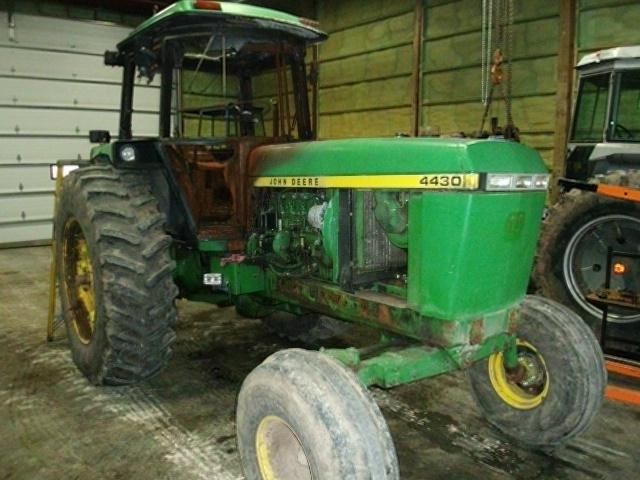 4430 John Deere 001