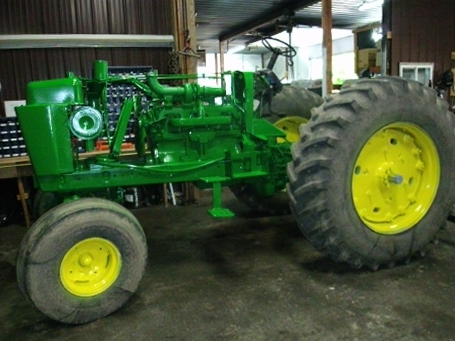 John Deere 4430
