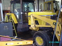 John Deere 7410 Airport tractor