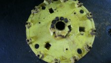 John Deere 4020 rear wheel castings R33440R